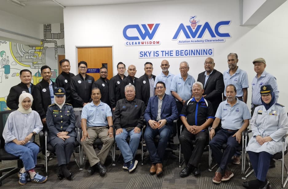 Photography Session during Closing Ceremony for 5th and 6th Approach Control Surveillance courses