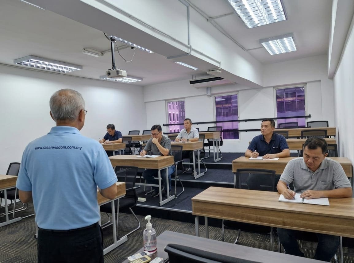 Class in boeing classroom